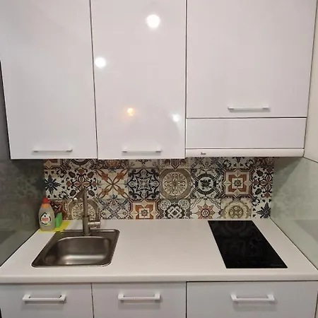 чорно -білий люкс в центрі світло 24на7