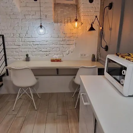 чорно -білий люкс в центрі світло 24на7 Appartement *