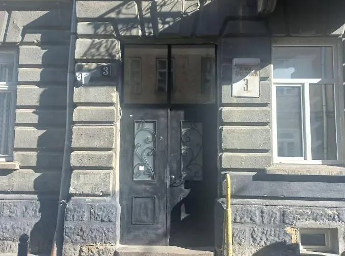 Apartament чорно -білий люкс в центрі світло 24на7