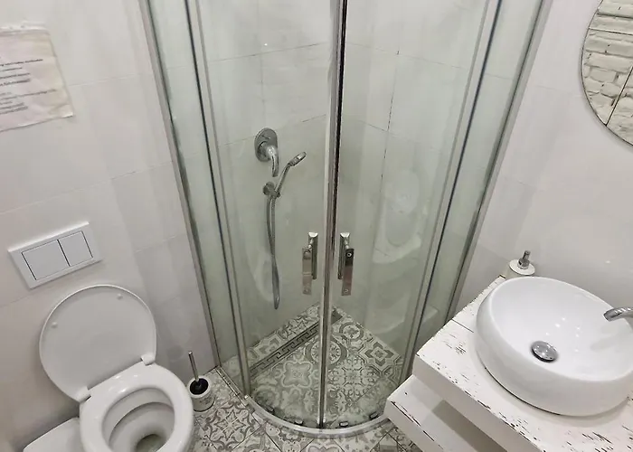 чорно -білий люкс в центрі світло 24на7 Apartamento